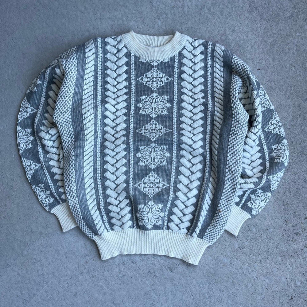Men's Classic Gray and White Crewneck Sweater
